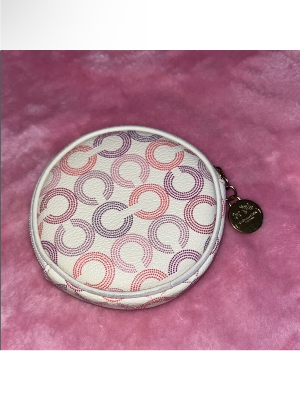 COACH Waverly Optic Art Round Change Coin Purse
White Pink
Signature C EUC
